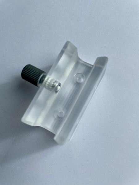 Spritzenhalter 10mm 1.20 passend für Winkler Spritze mit allen nötigen Schrauben.