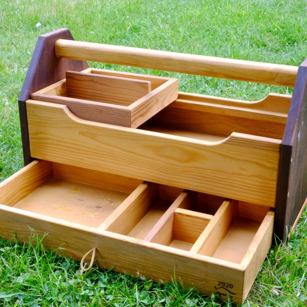 Werkzeugkiste für den Imker | 2bienen.de